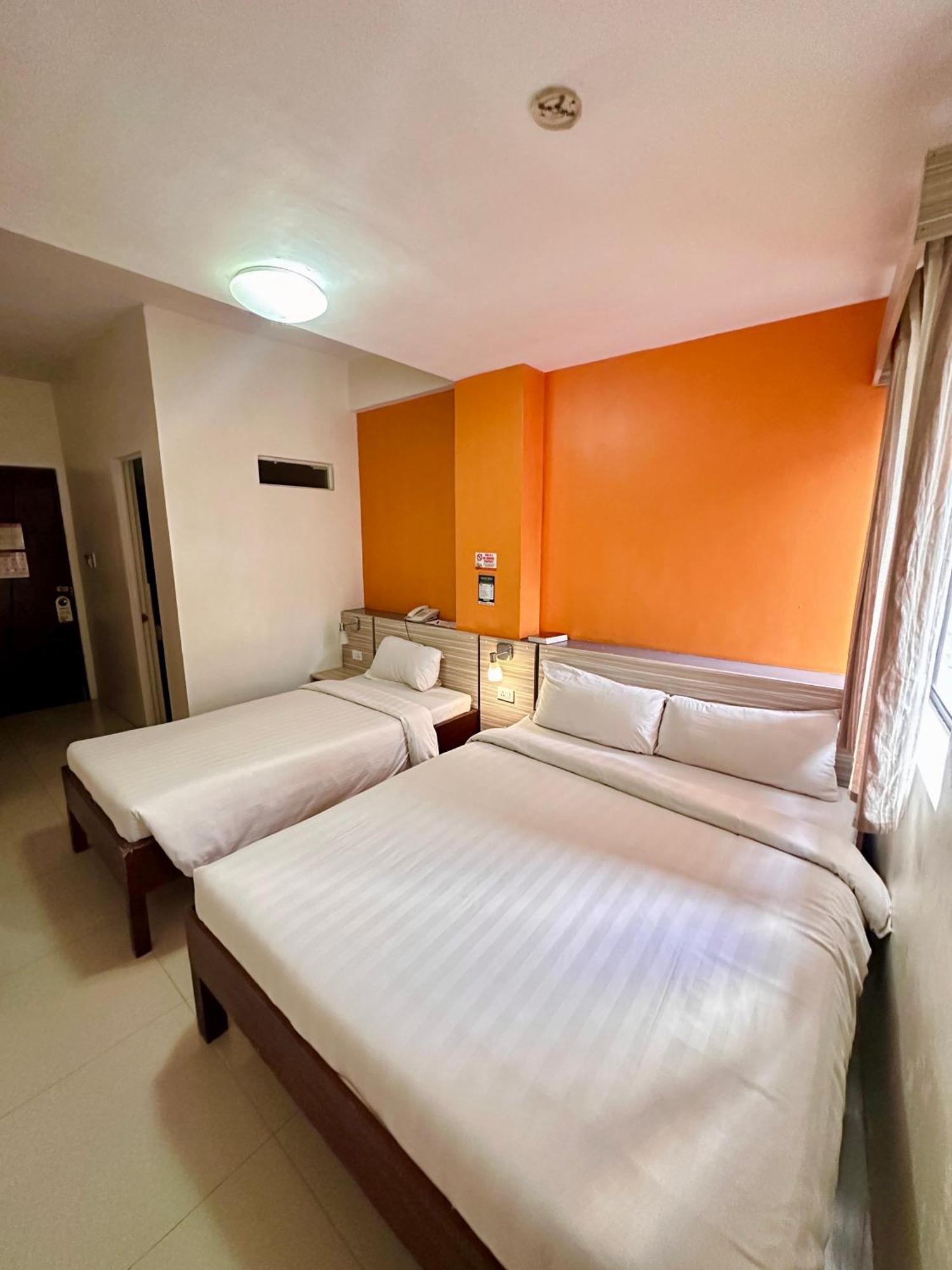 Travelbee Business Inn Cebu Stadt Exterior foto