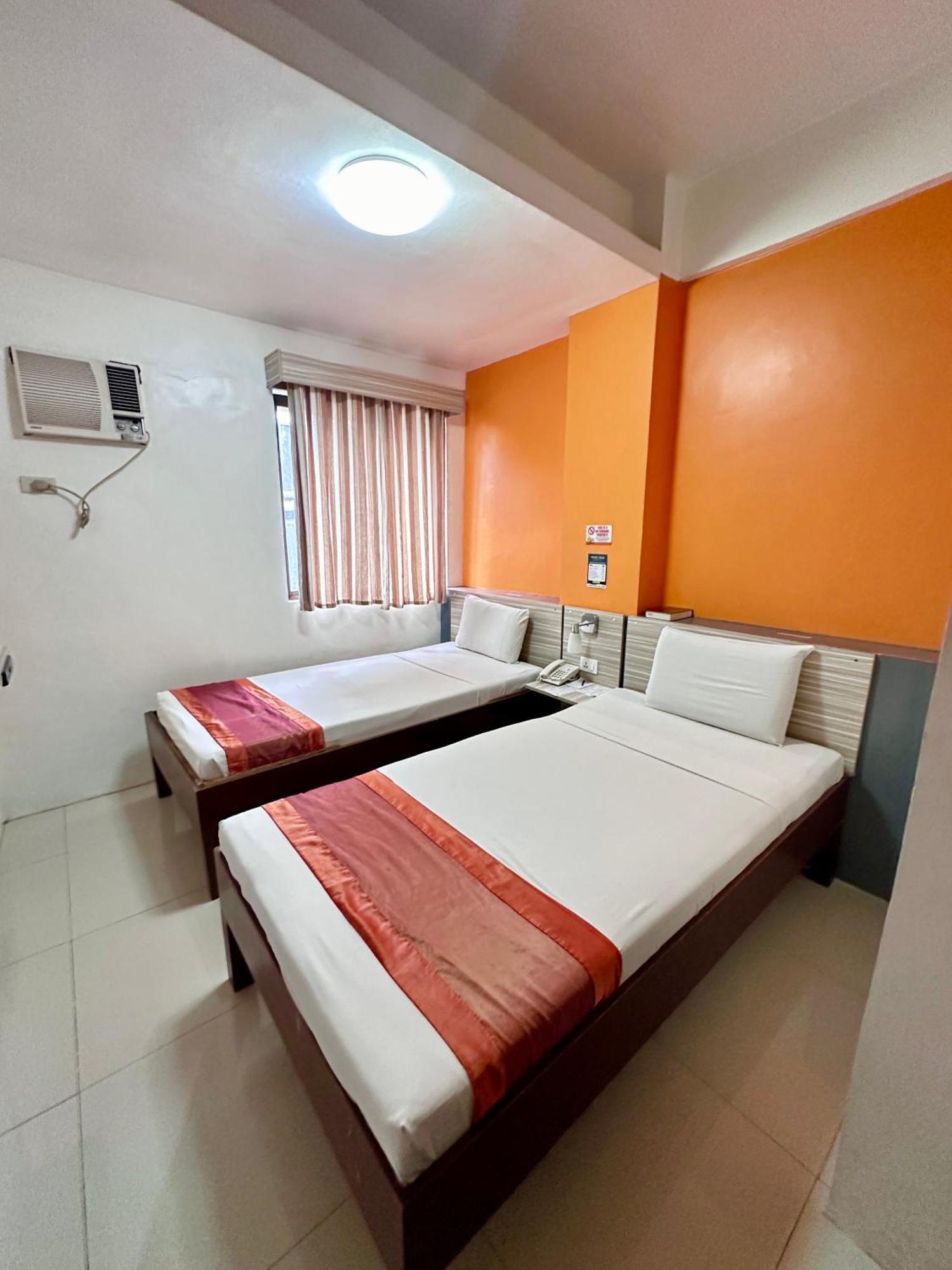 Travelbee Business Inn Cebu Stadt Exterior foto
