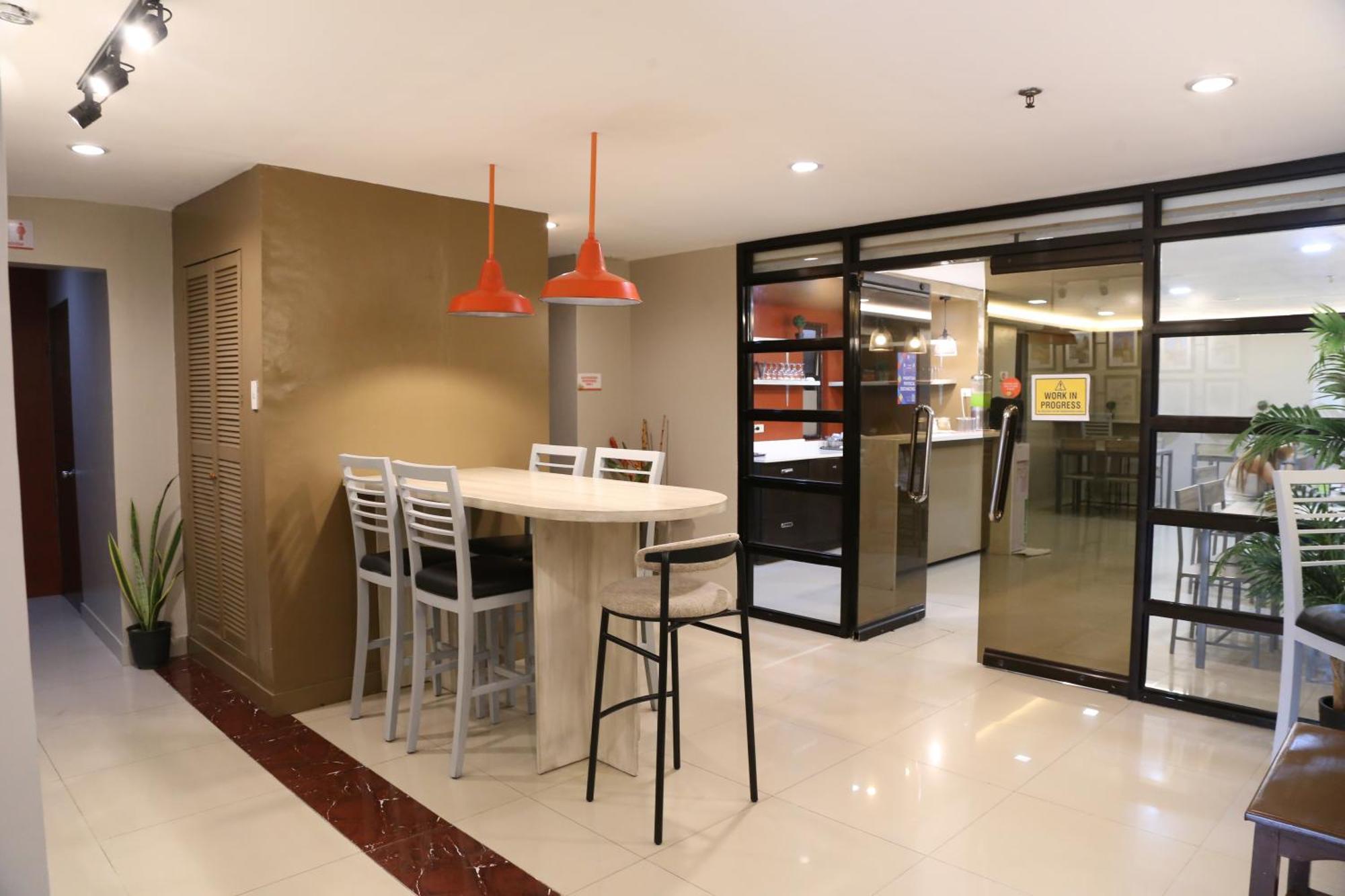 Travelbee Business Inn Cebu Stadt Exterior foto